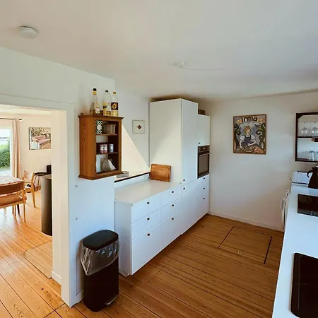 Сasa de vacaciones Beachfront At With Sea View *