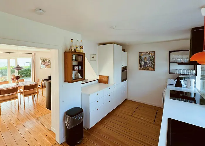 Hébergement de vacances Beachfront At With Sea View *