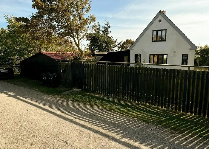 Beachfront At With Sea View Hébergement de vacances Dannemare