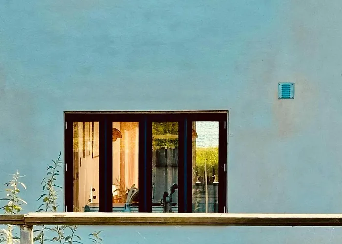 Hébergement de vacances Beachfront At With Sea View